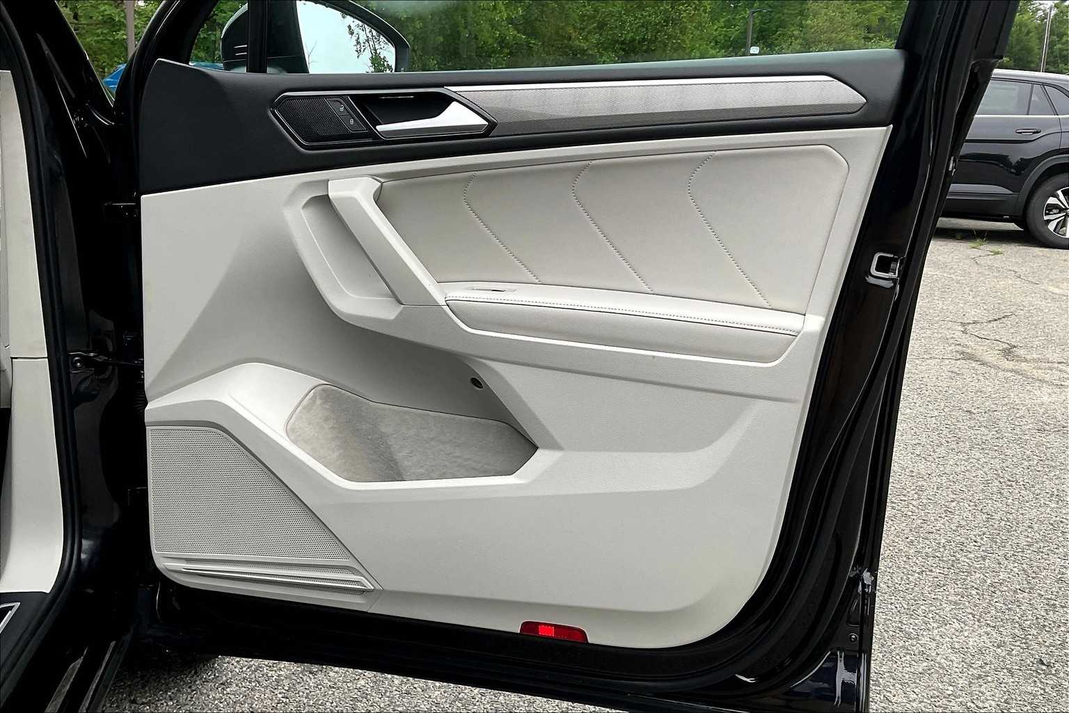 2024 Volkswagen Tiguan SE R-Line Black - Photo 12