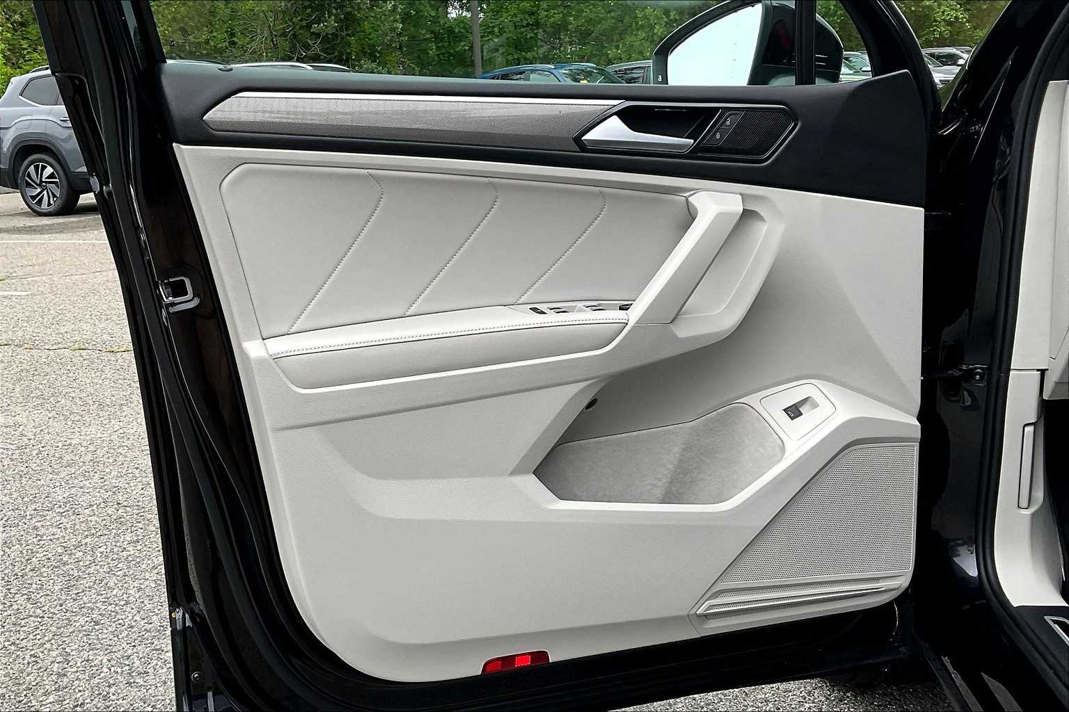 2024 Volkswagen Tiguan SE R-Line Black - Photo 9