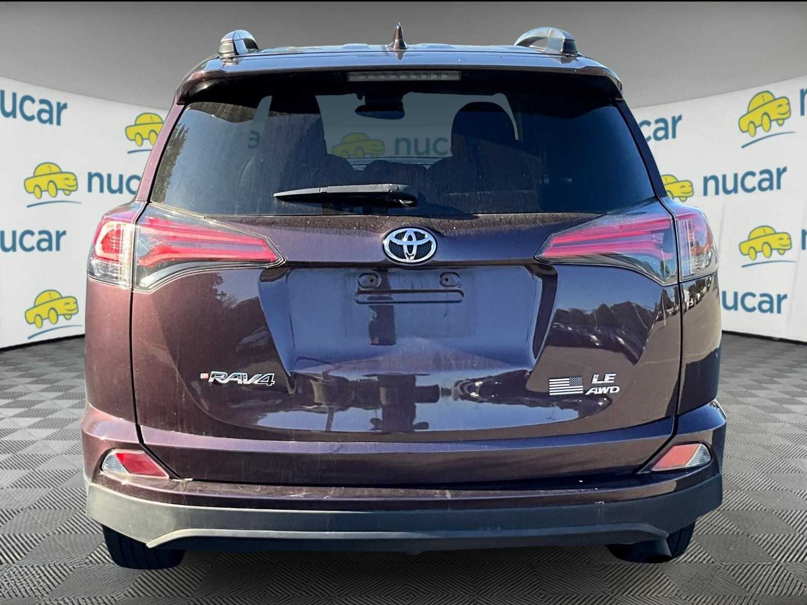2018 Toyota RAV4 LE - Photo 3