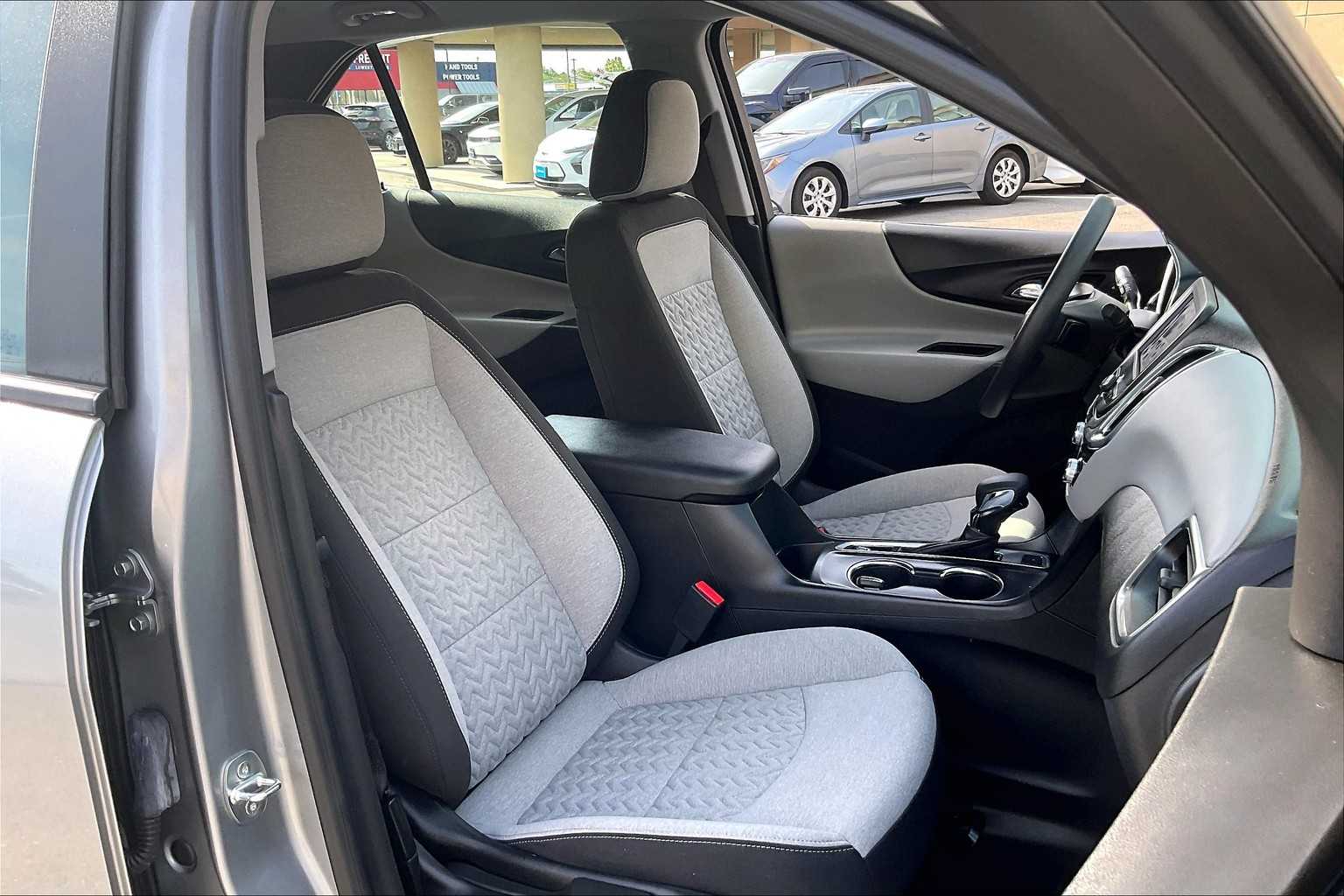 2023 Chevrolet Equinox LS - Photo 11