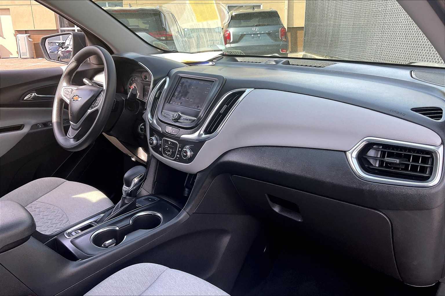 2023 Chevrolet Equinox LS - Photo 14