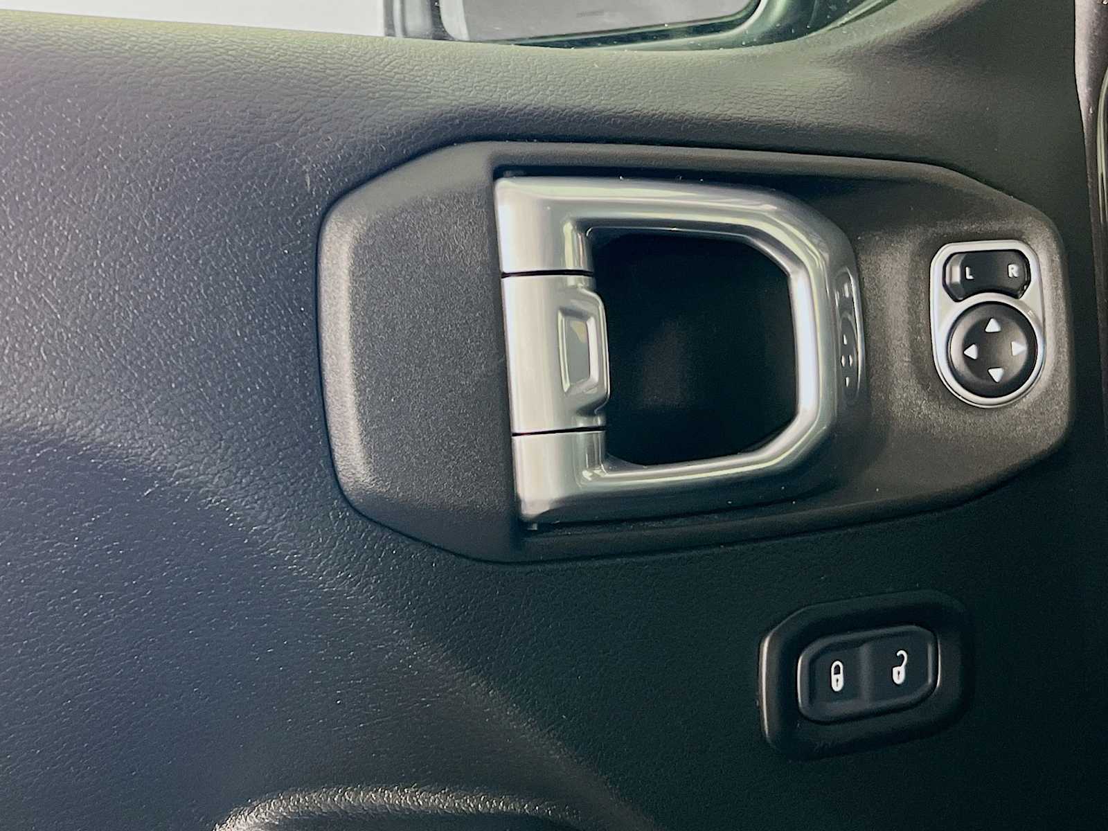 2021 Jeep Gladiator Rubicon - Photo 18