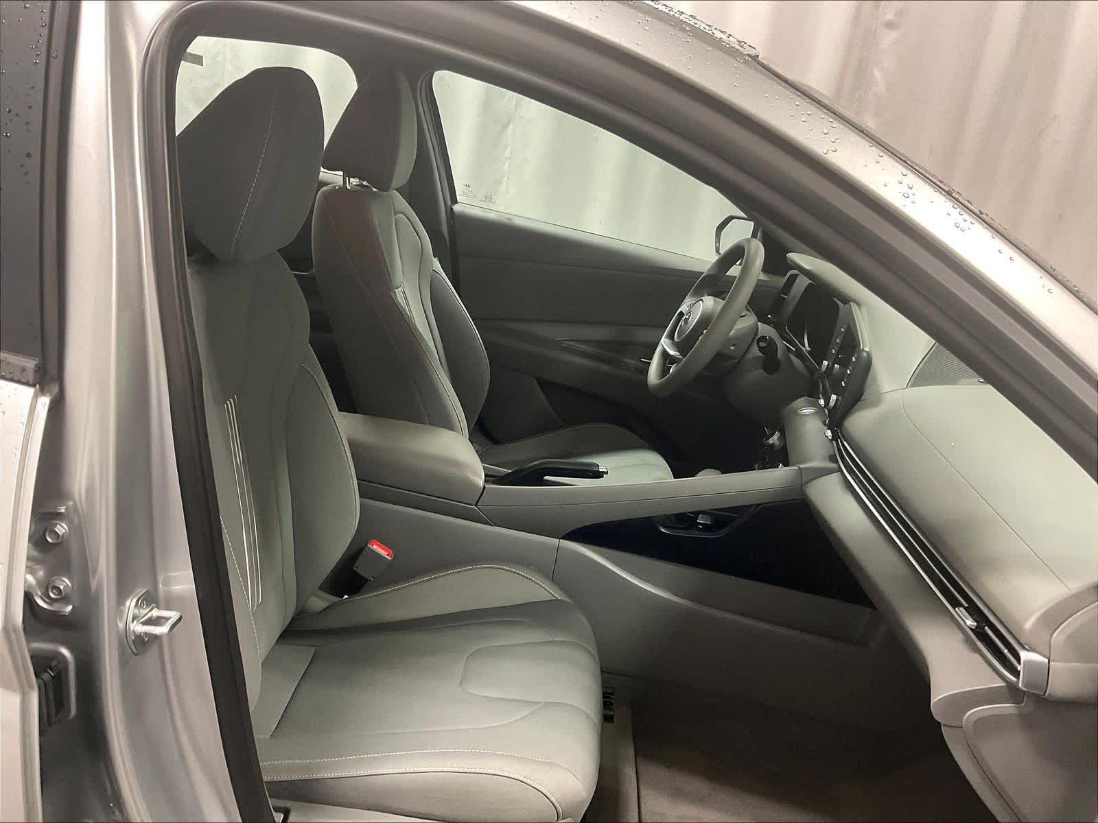 2021 Hyundai Elantra SEL - Photo 11