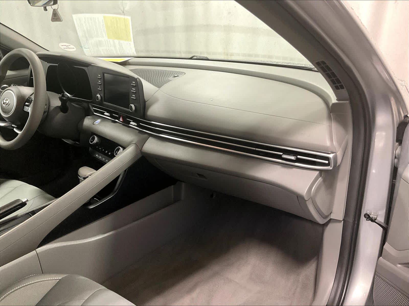 2021 Hyundai Elantra SEL - Photo 13