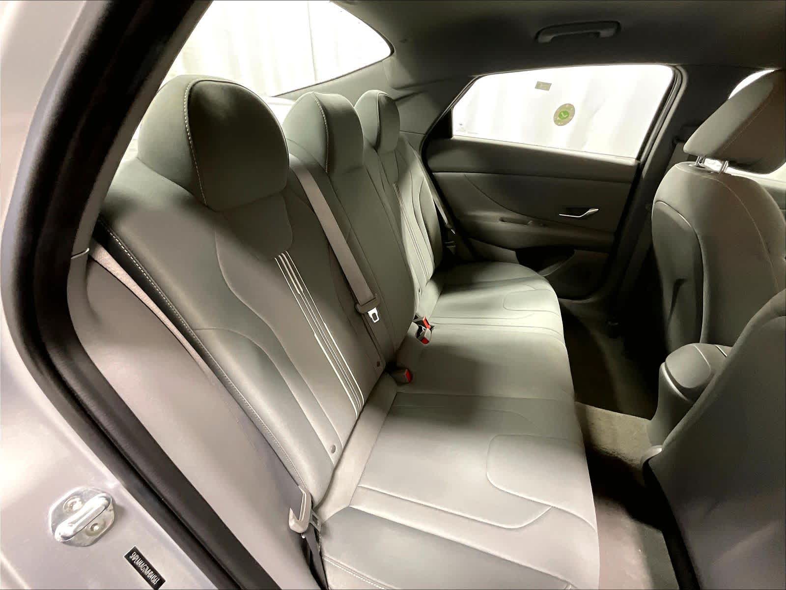 2021 Hyundai Elantra SEL - Photo 16