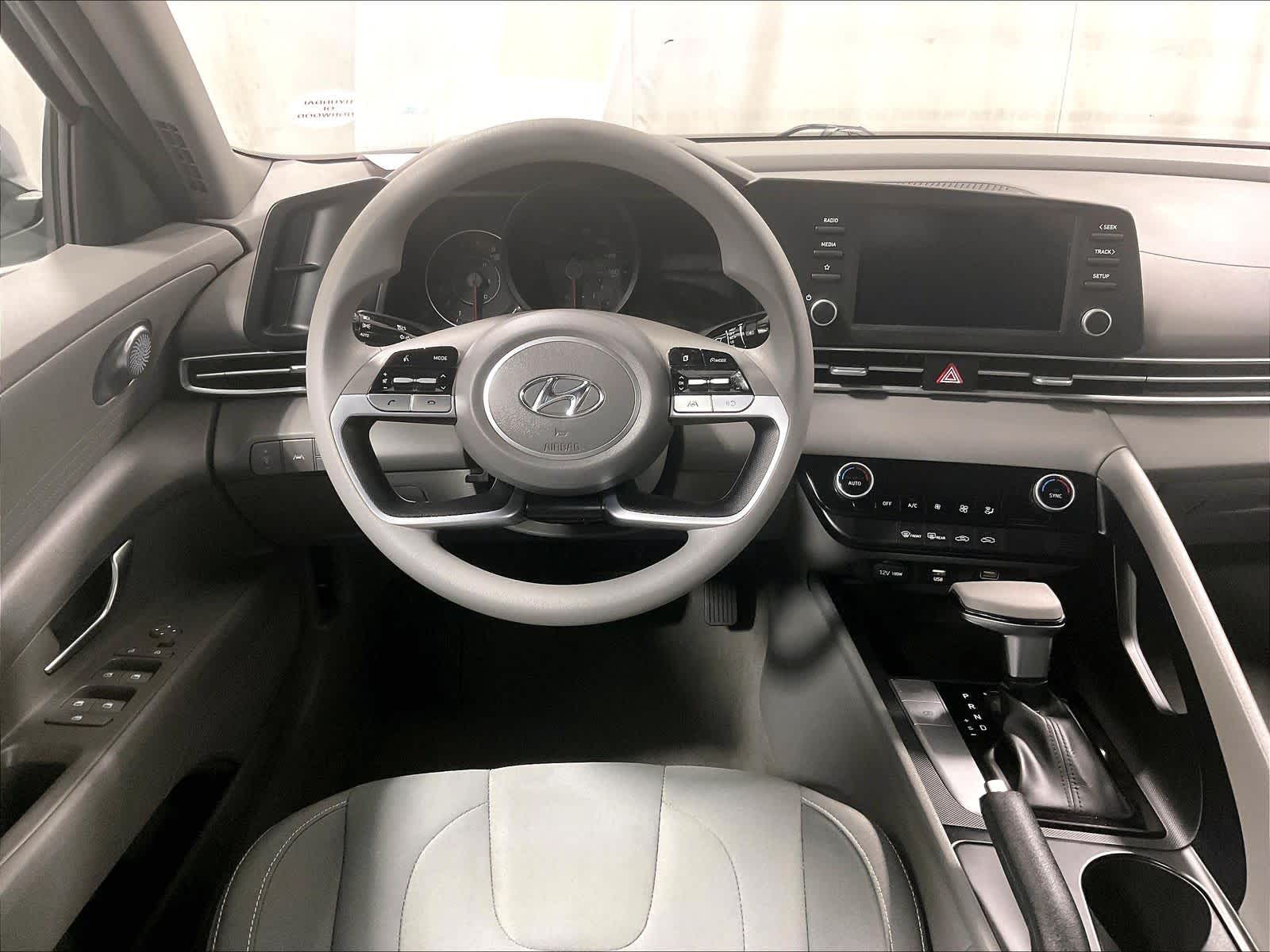 2021 Hyundai Elantra SEL - Photo 17