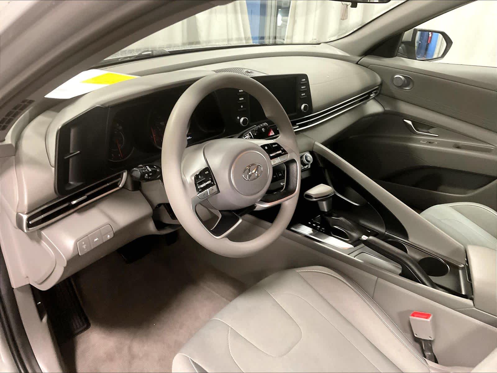 2021 Hyundai Elantra SEL - Photo 8