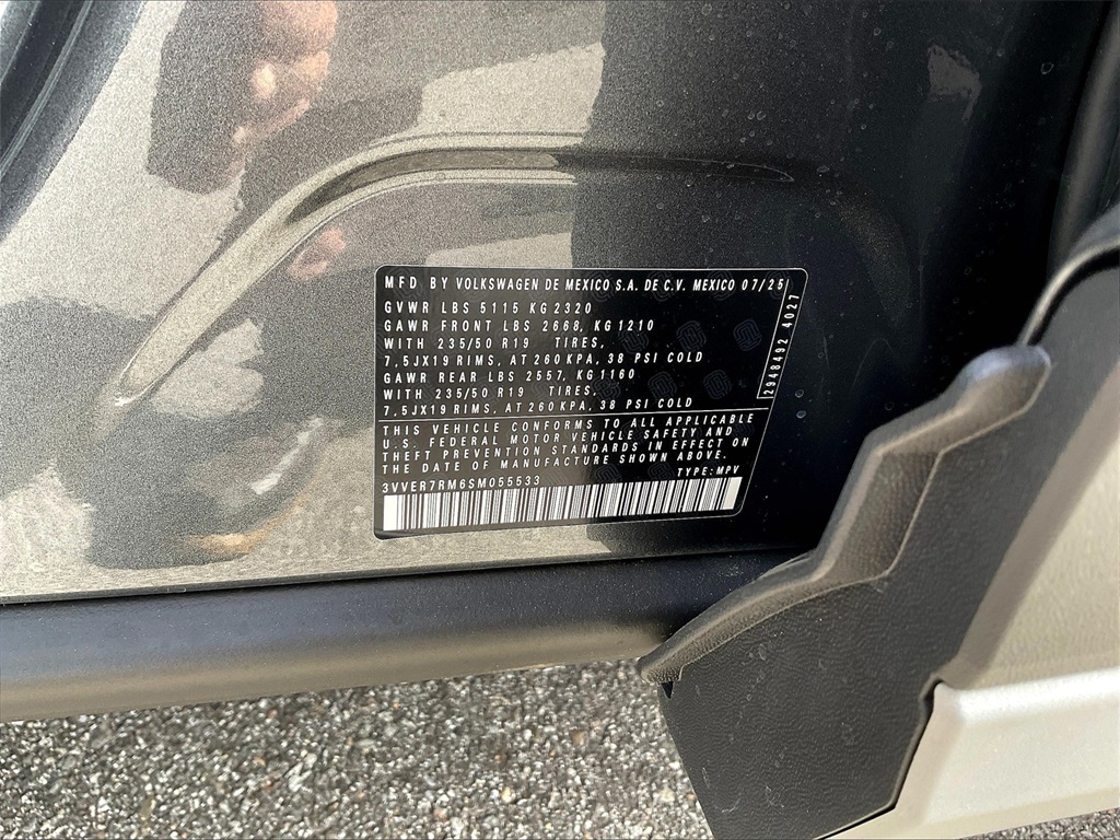 2025 Volkswagen Tiguan 2.0T SE - Photo 16