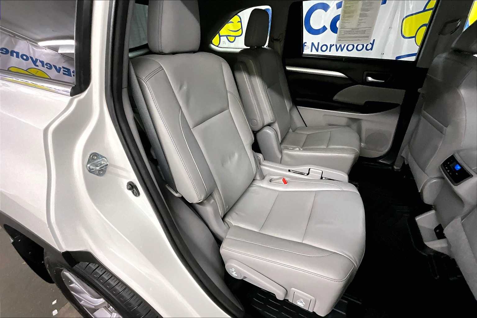 2015 Toyota Highlander XLE - Photo 16