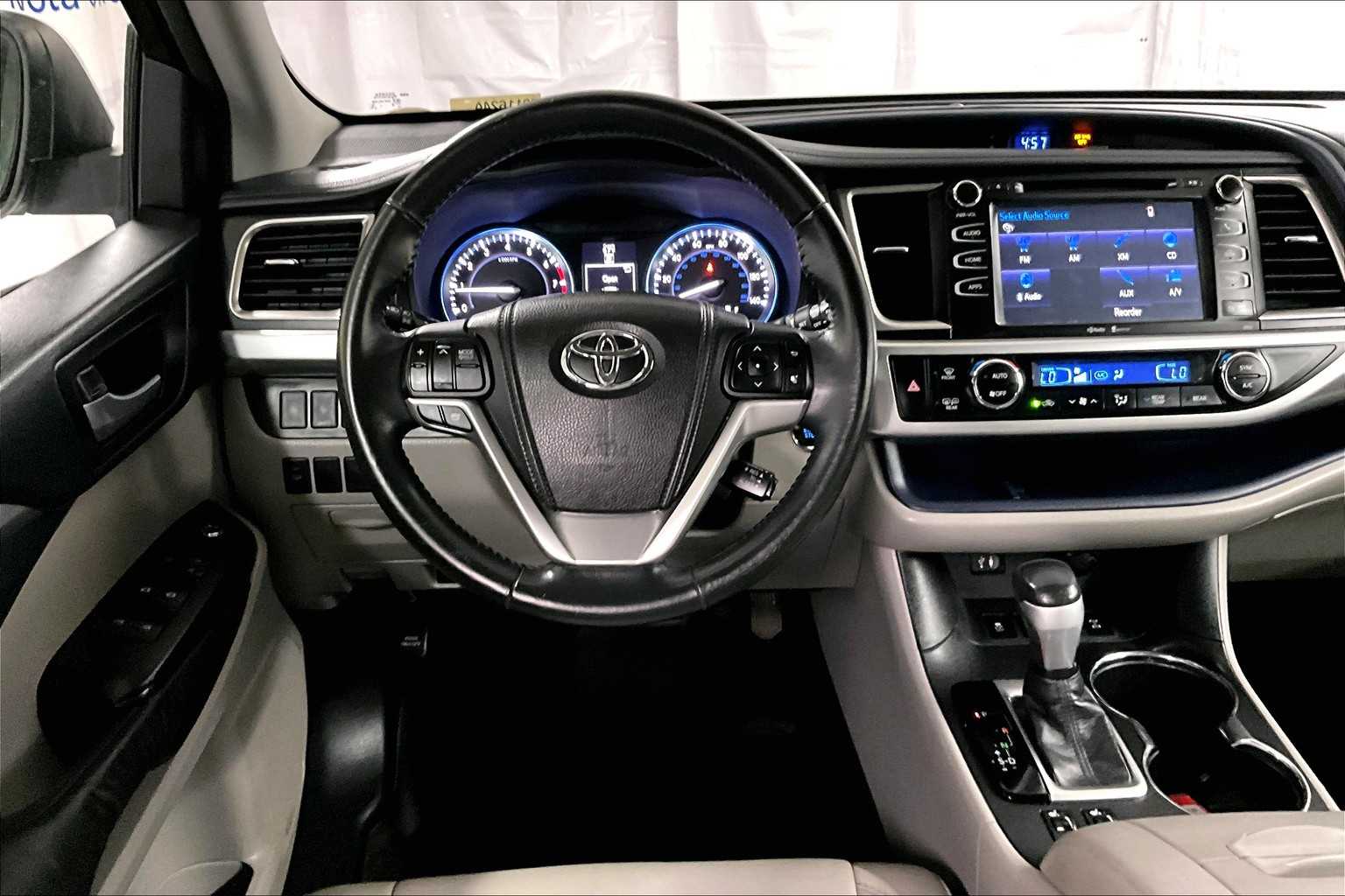 2015 Toyota Highlander XLE - Photo 18
