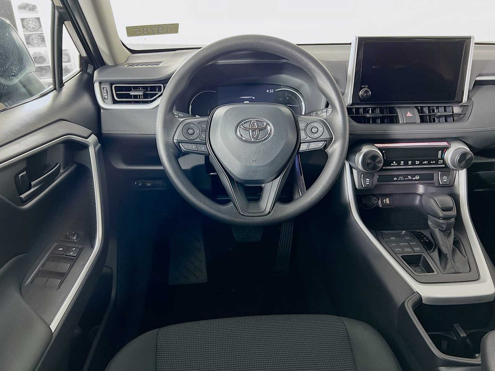 2025 Toyota RAV4 LE - Photo 15