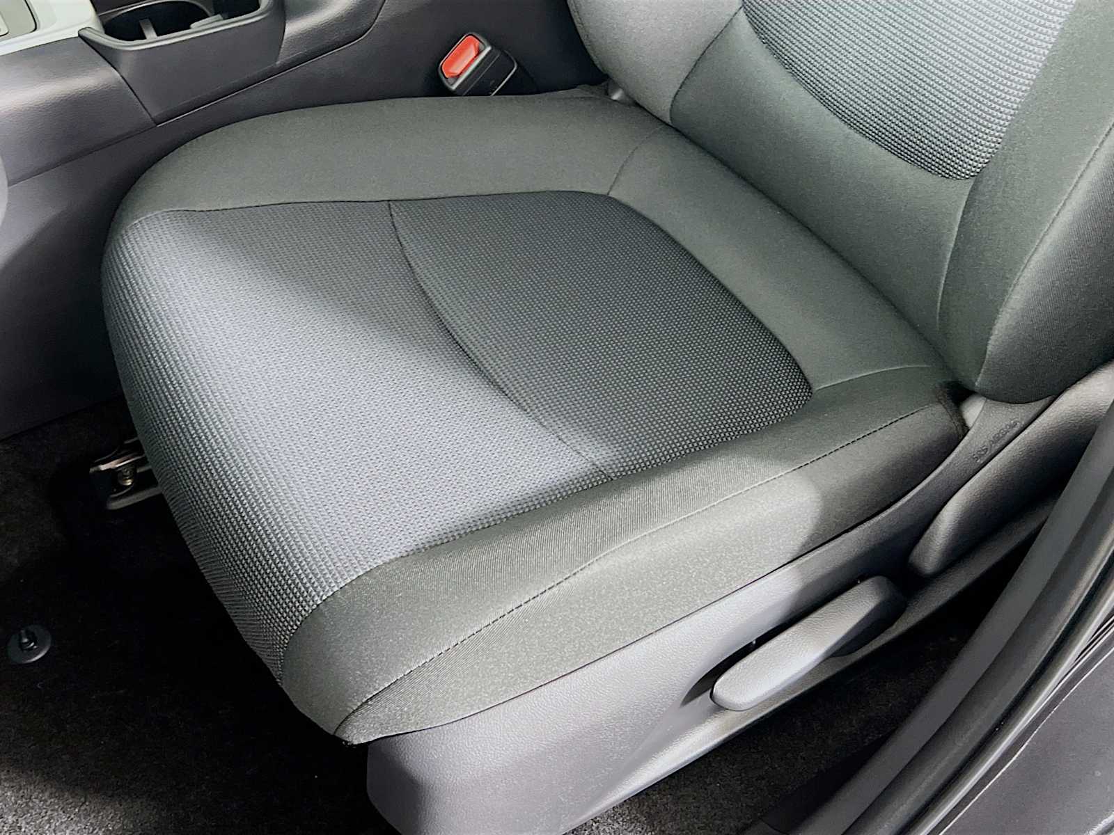 2025 Toyota RAV4 LE - Photo 17