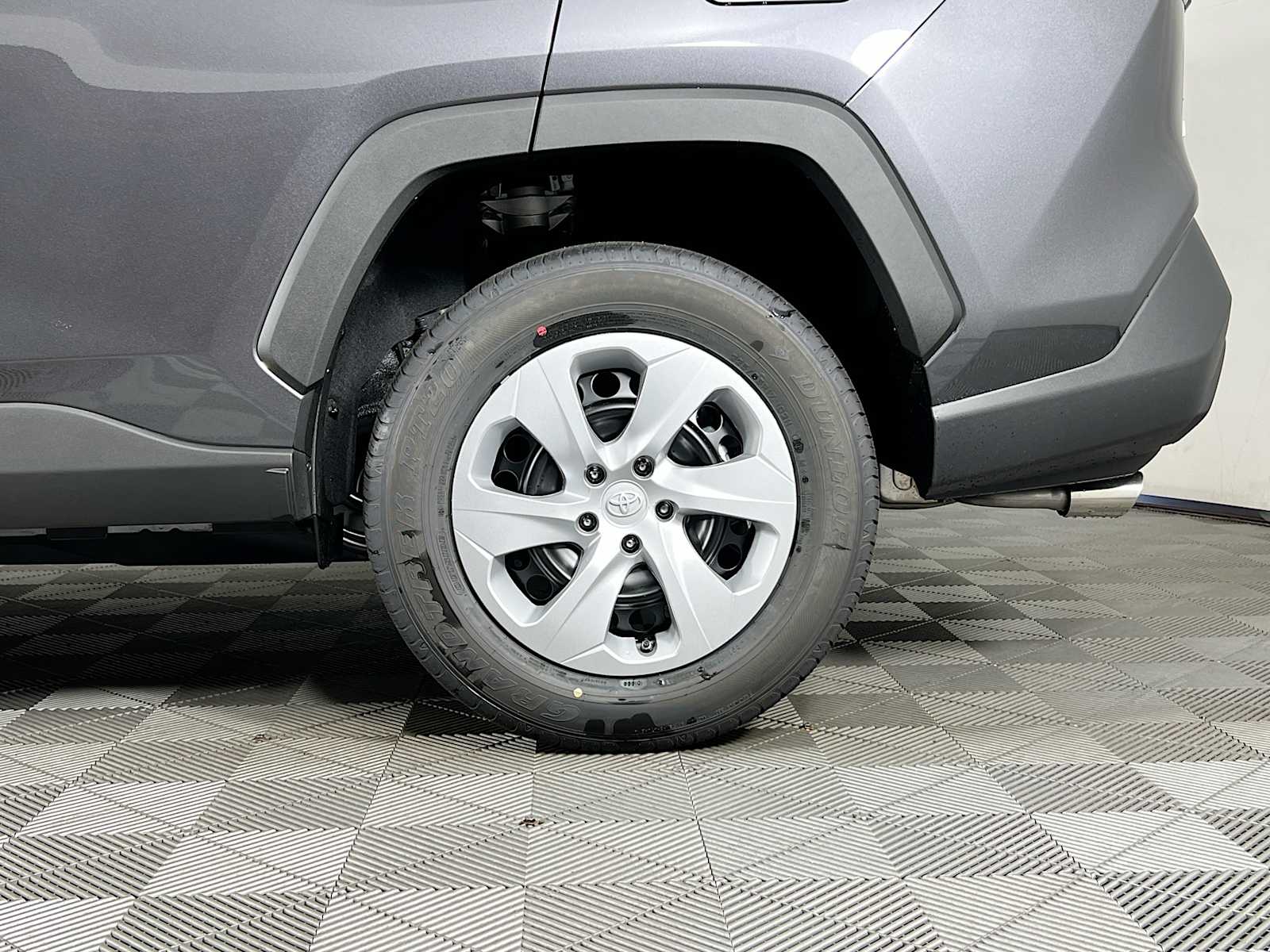2025 Toyota RAV4 LE - Photo 19