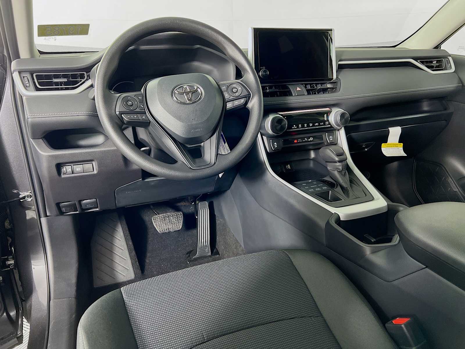 2025 Toyota RAV4 LE - Photo 6