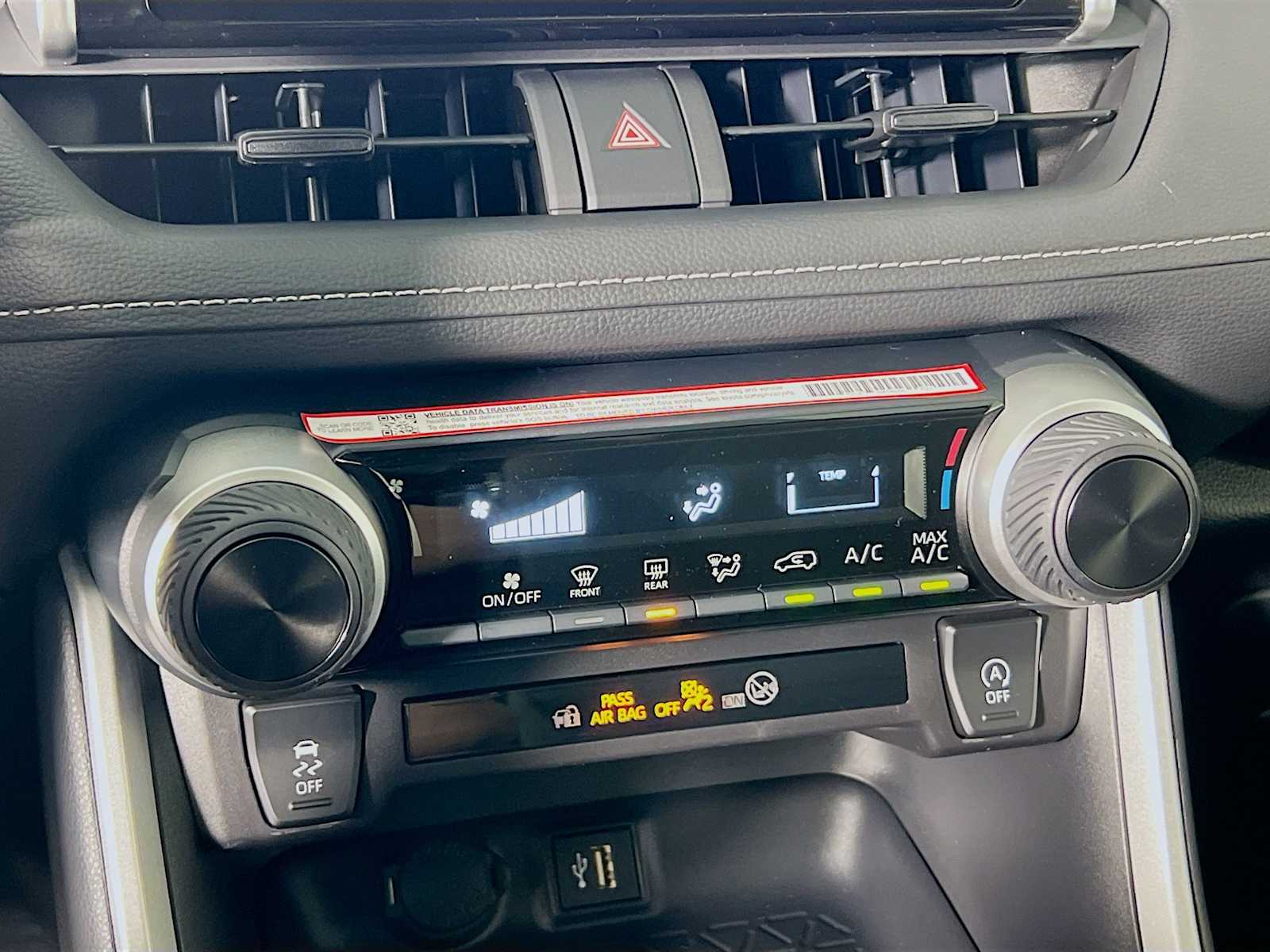 2025 Toyota RAV4 LE - Photo 10