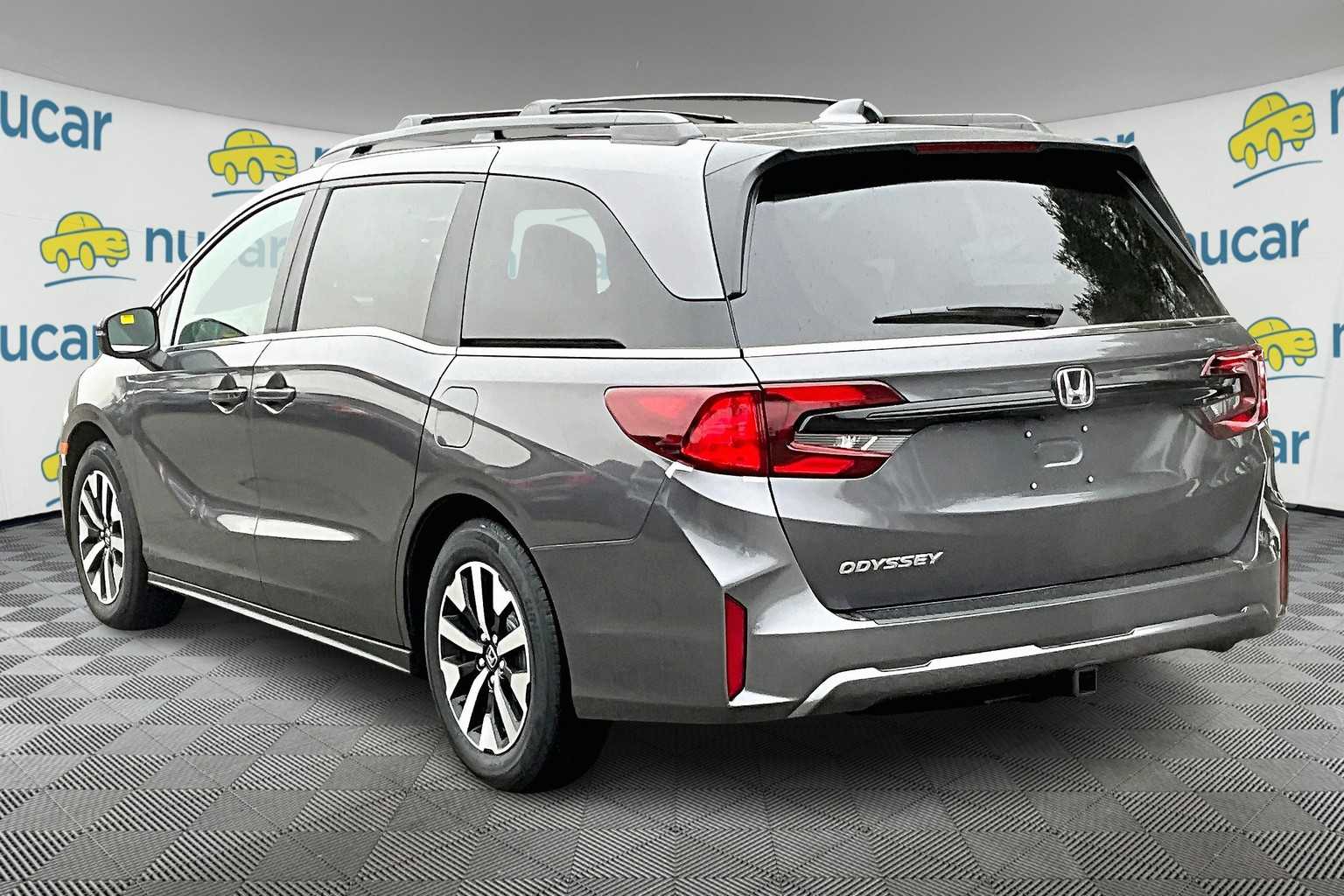 2025 Honda Odyssey EX-L - Photo 5