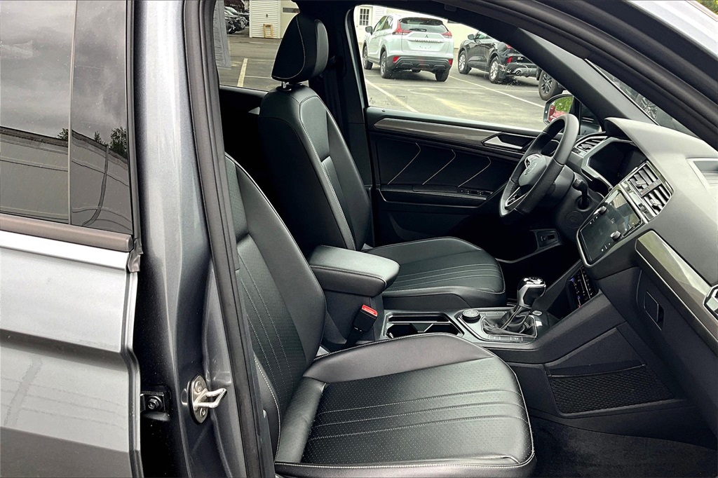2022 Volkswagen Tiguan 2.0T SE R-Line Black - Photo 11