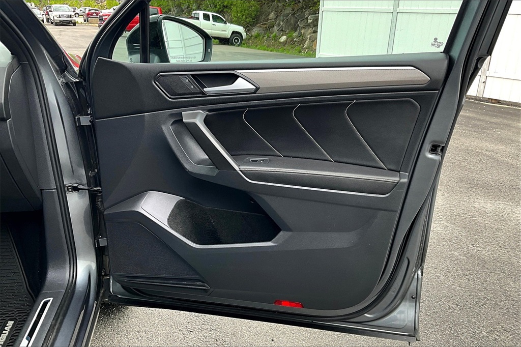 2022 Volkswagen Tiguan 2.0T SE R-Line Black - Photo 12
