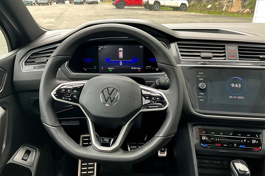 2022 Volkswagen Tiguan 2.0T SE R-Line Black - Photo 17