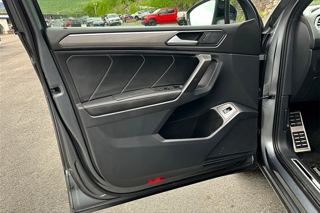 2022 Volkswagen Tiguan 2.0T SE R-Line Black - Photo 9