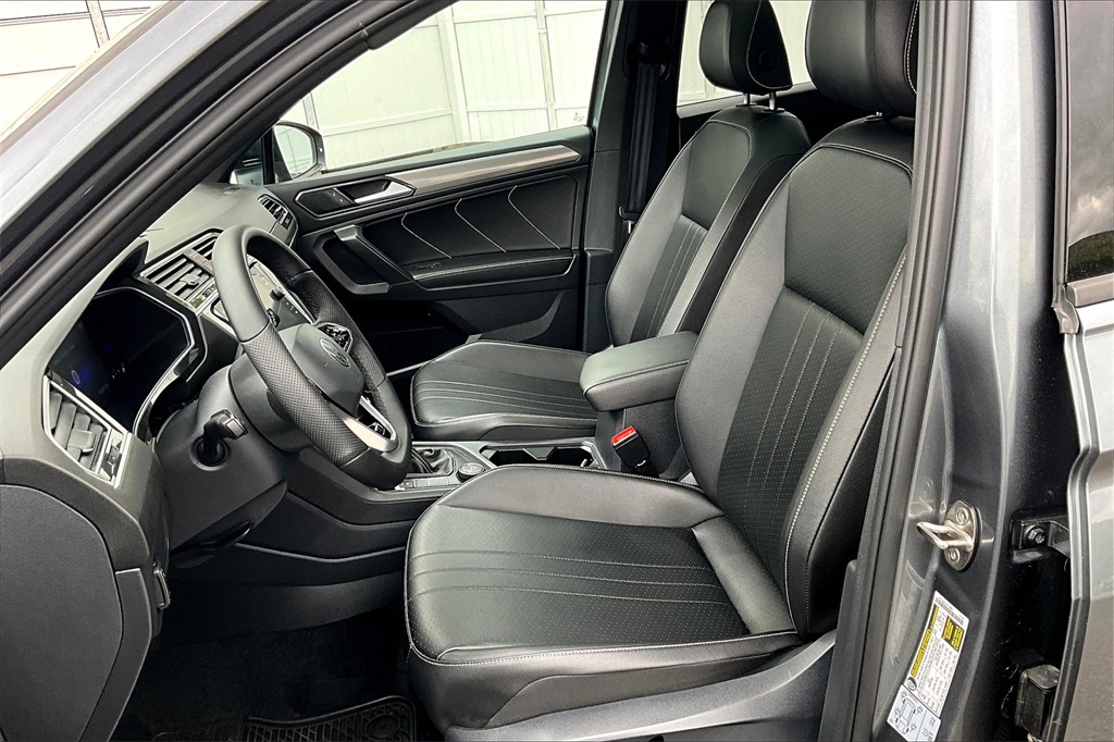 2022 Volkswagen Tiguan 2.0T SE R-Line Black - Photo 10