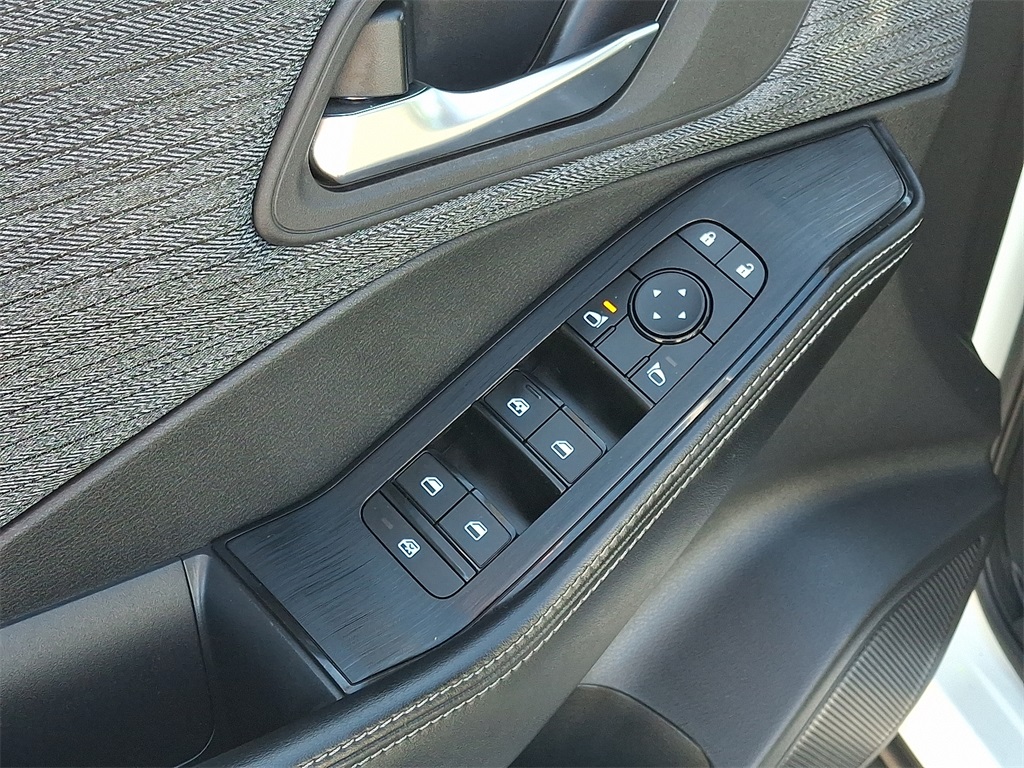 2023 Nissan Rogue SV - Photo 14