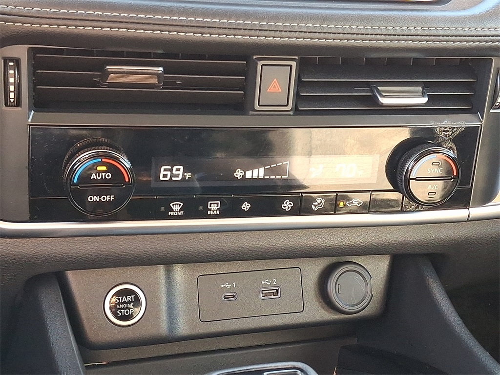2023 Nissan Rogue SV - Photo 17