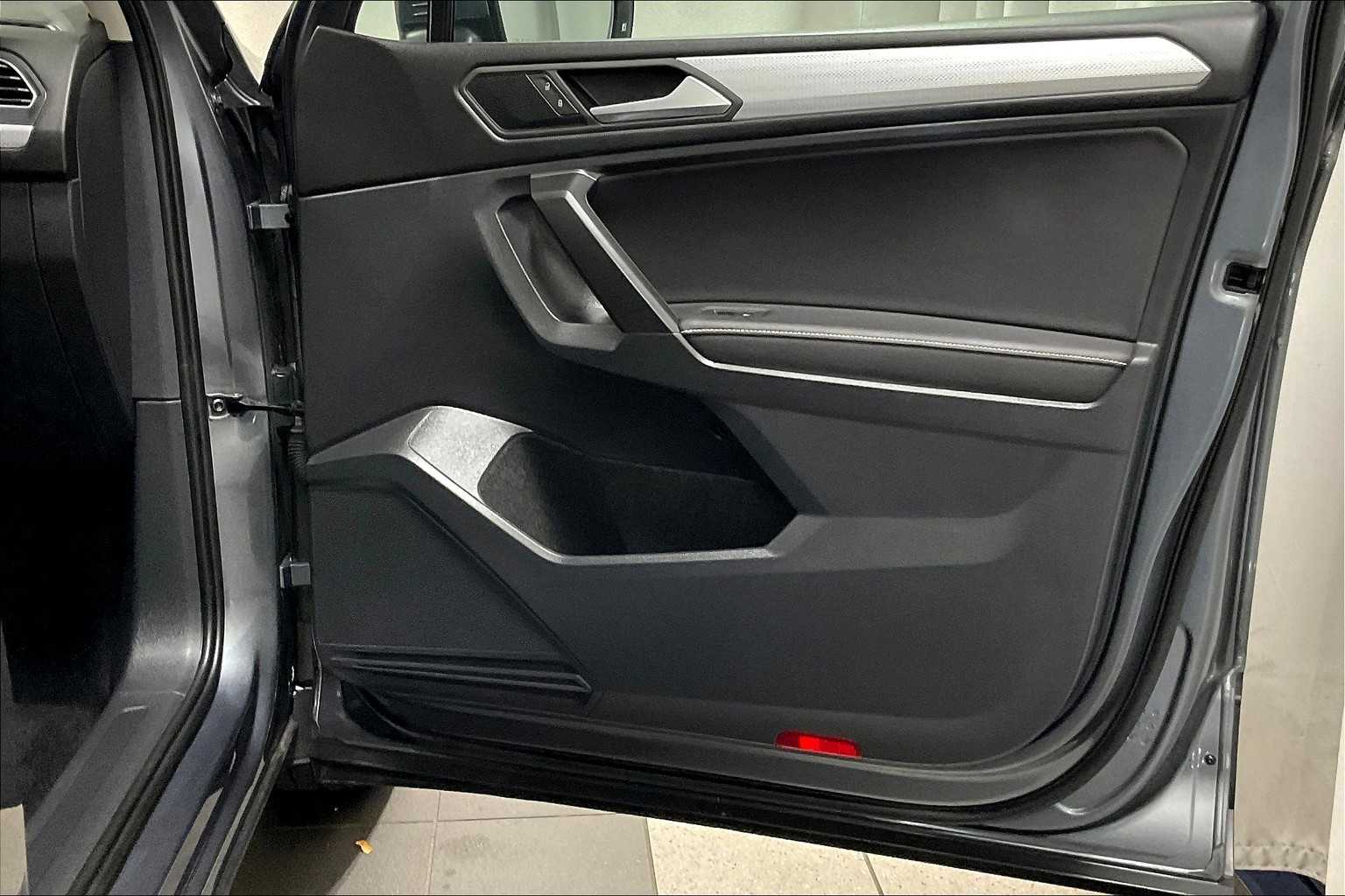 2022 Volkswagen Tiguan S - Photo 12