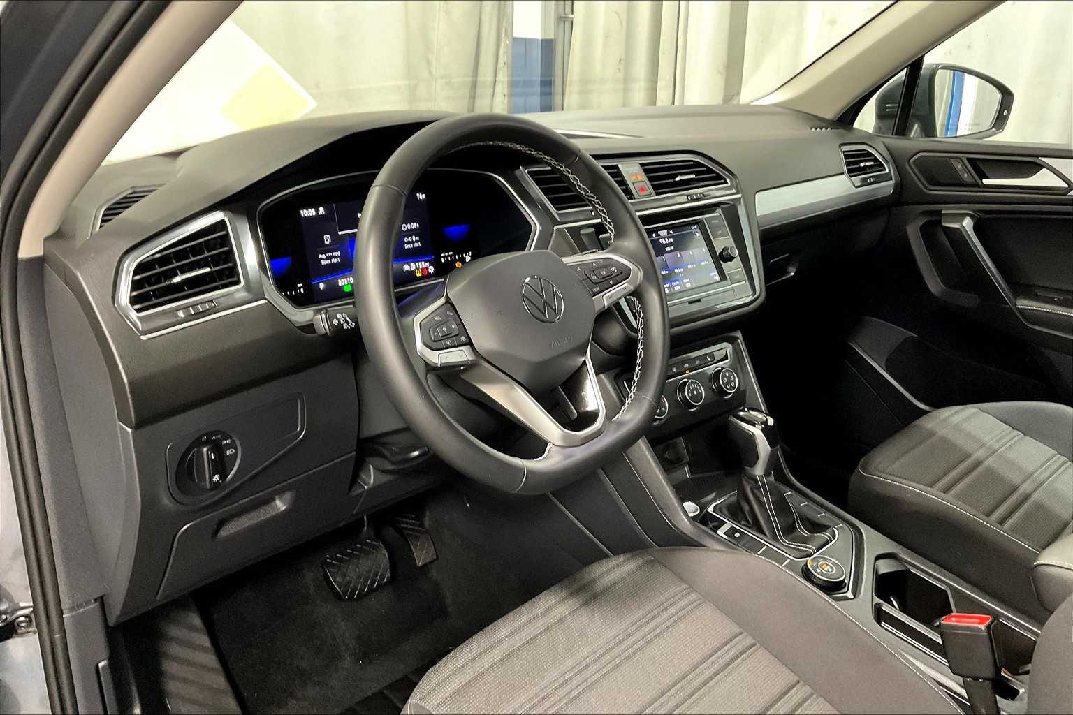 2022 Volkswagen Tiguan S - Photo 8