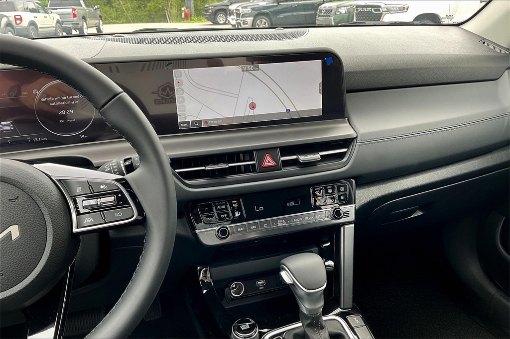 2025 Kia Seltos EX - Photo 13