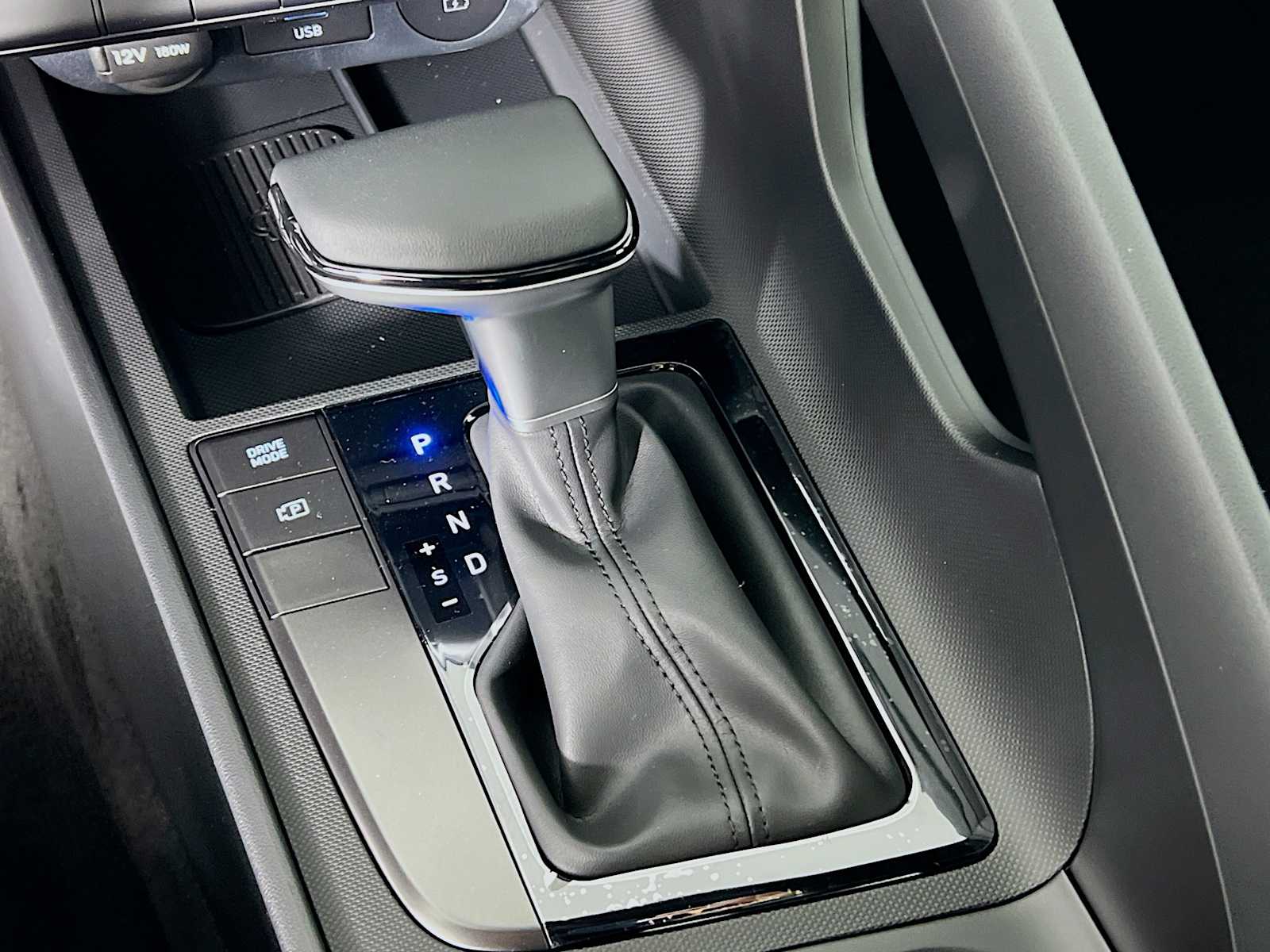 2025 Hyundai Elantra SEL Sport - Photo 11