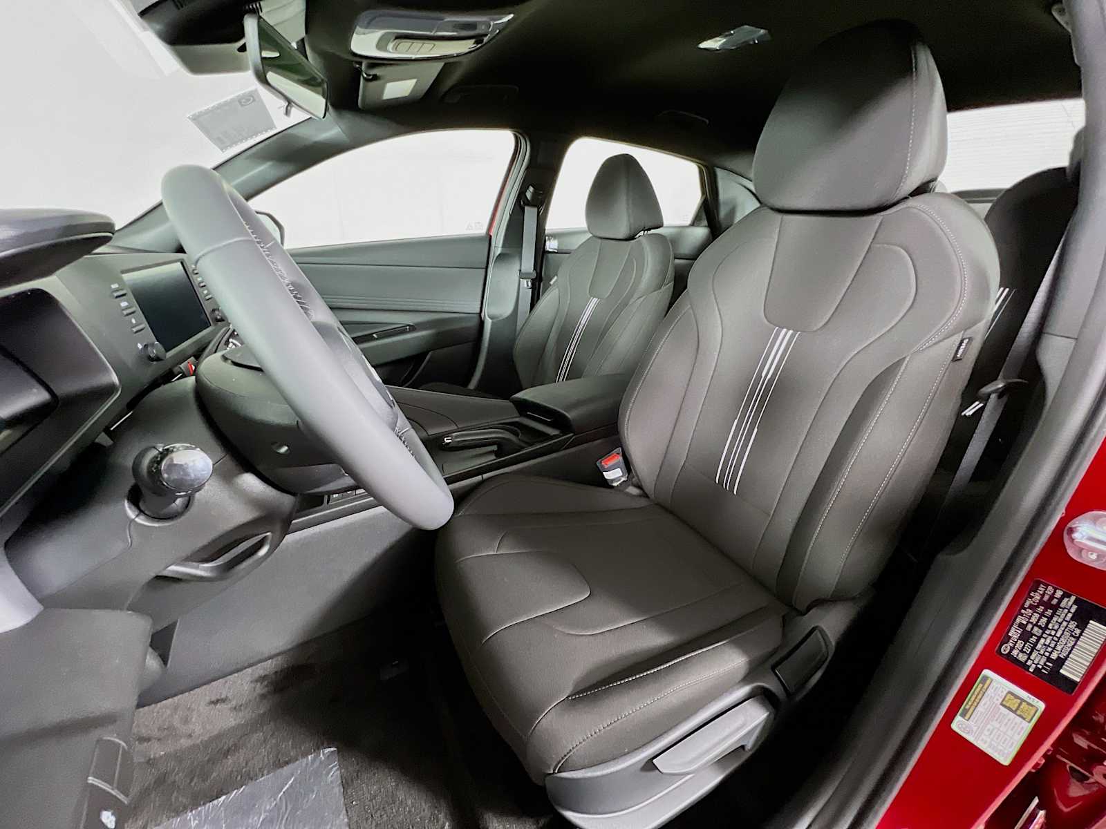 2025 Hyundai Elantra SEL Sport - Photo 12