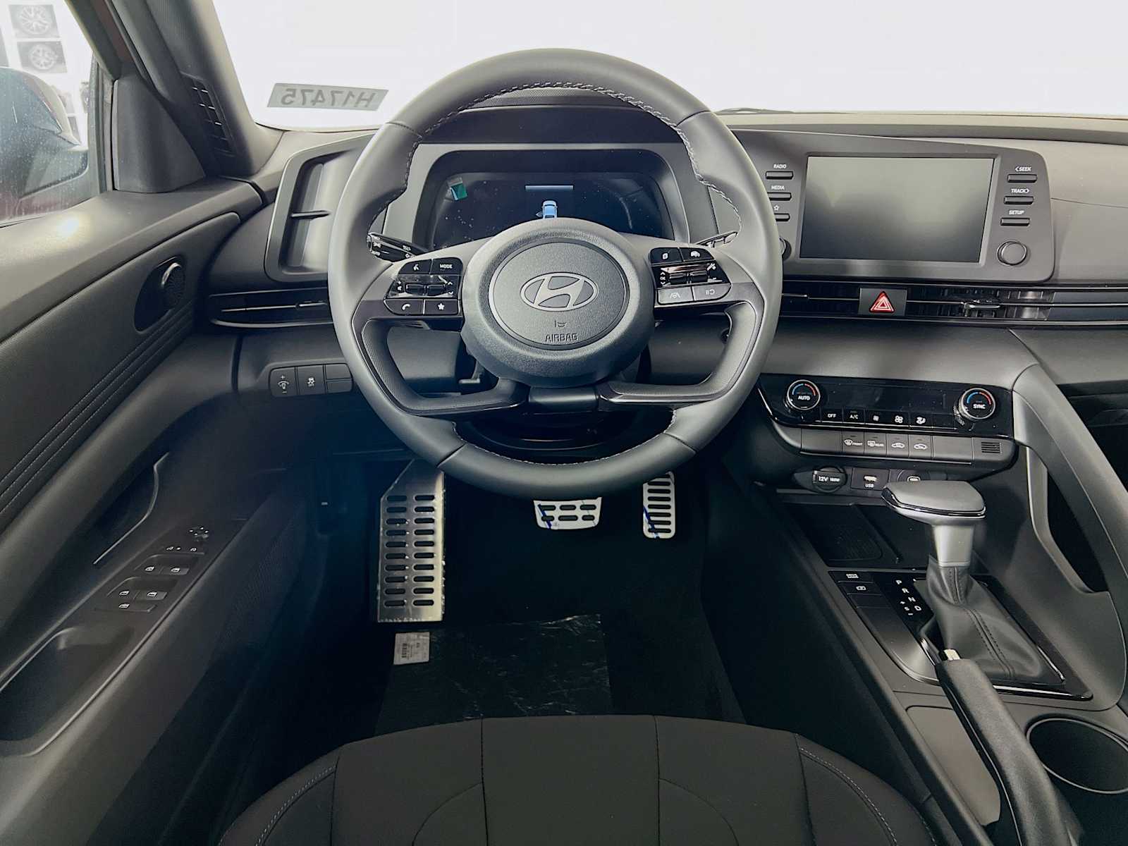 2025 Hyundai Elantra SEL Sport - Photo 14