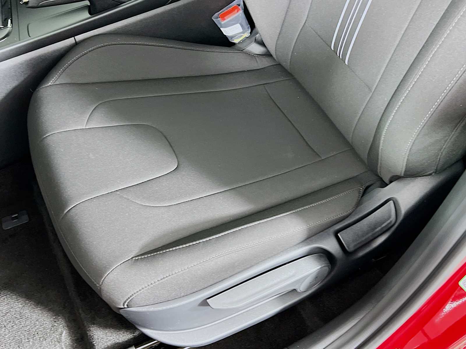 2025 Hyundai Elantra SEL Sport - Photo 16
