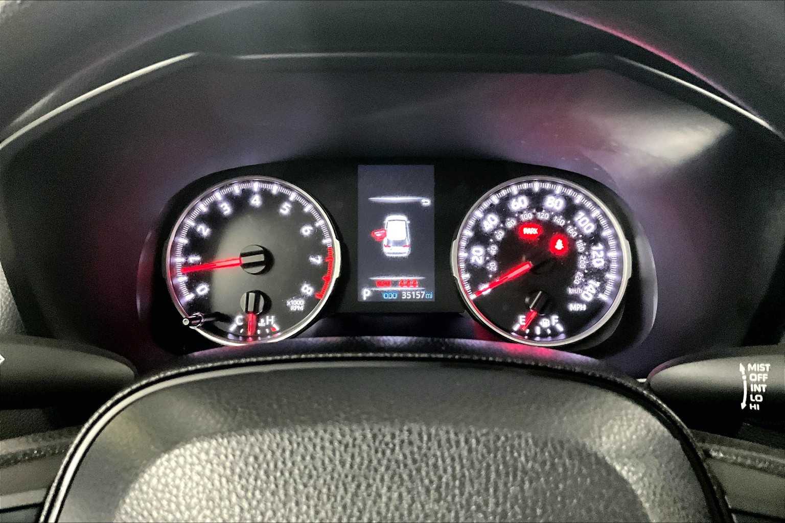 2022 Toyota RAV4 LE - Photo 24