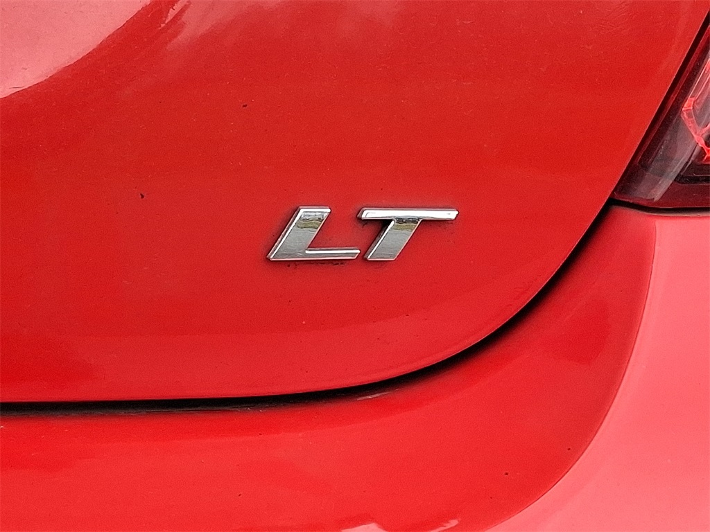 2017 Chevrolet Sonic LT - Photo 9