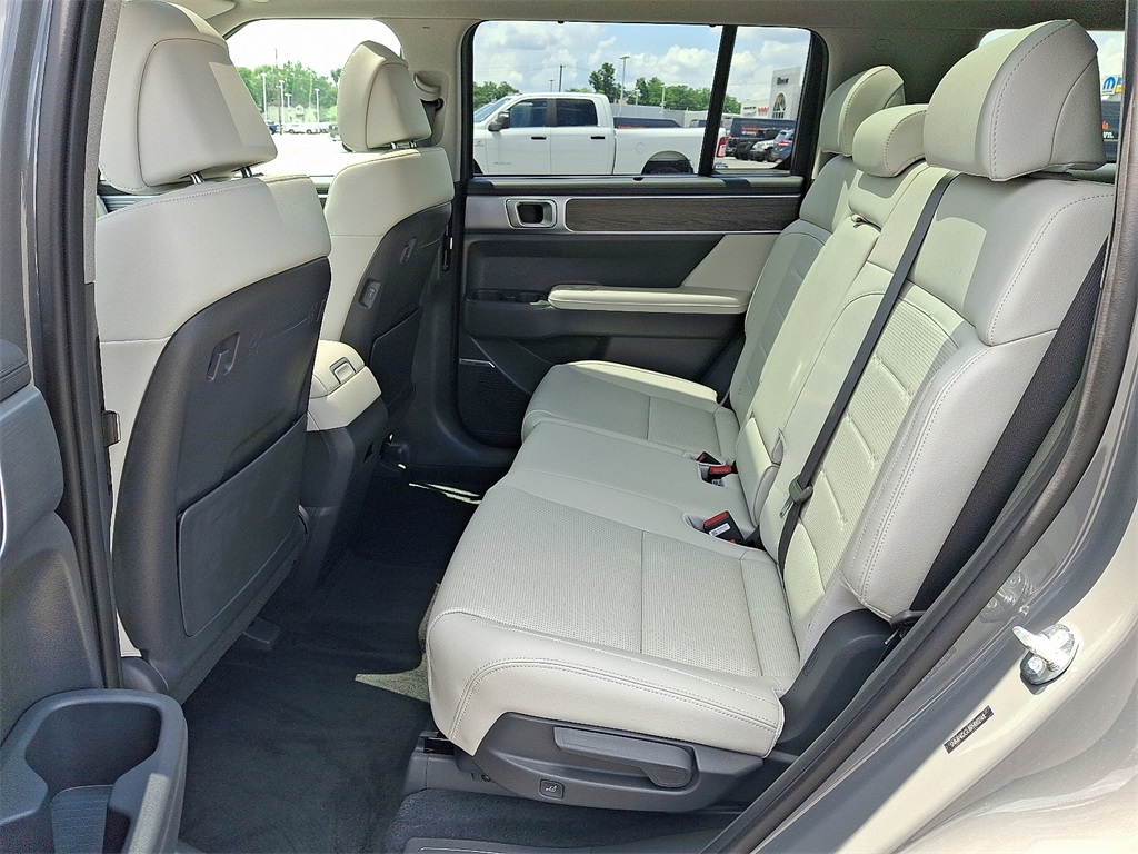 2024 Hyundai Santa Fe Limited - Photo 11
