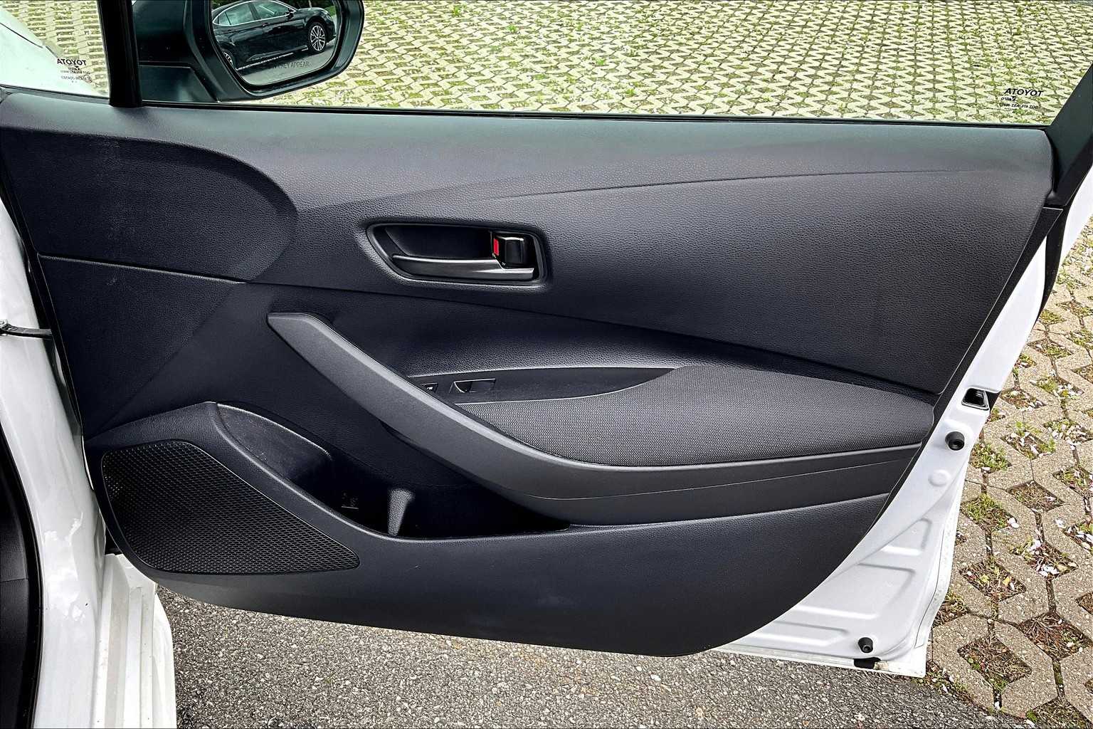 2024 Toyota Corolla LE - Photo 12
