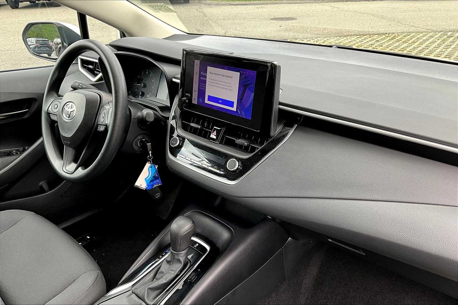 2024 Toyota Corolla LE - Photo 14