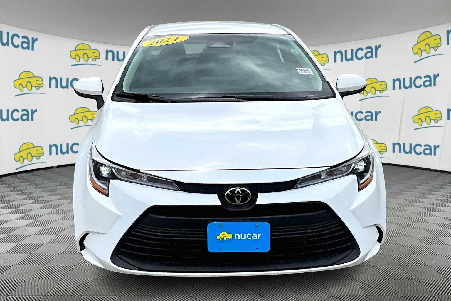 2024 Toyota Corolla LE - Photo 2