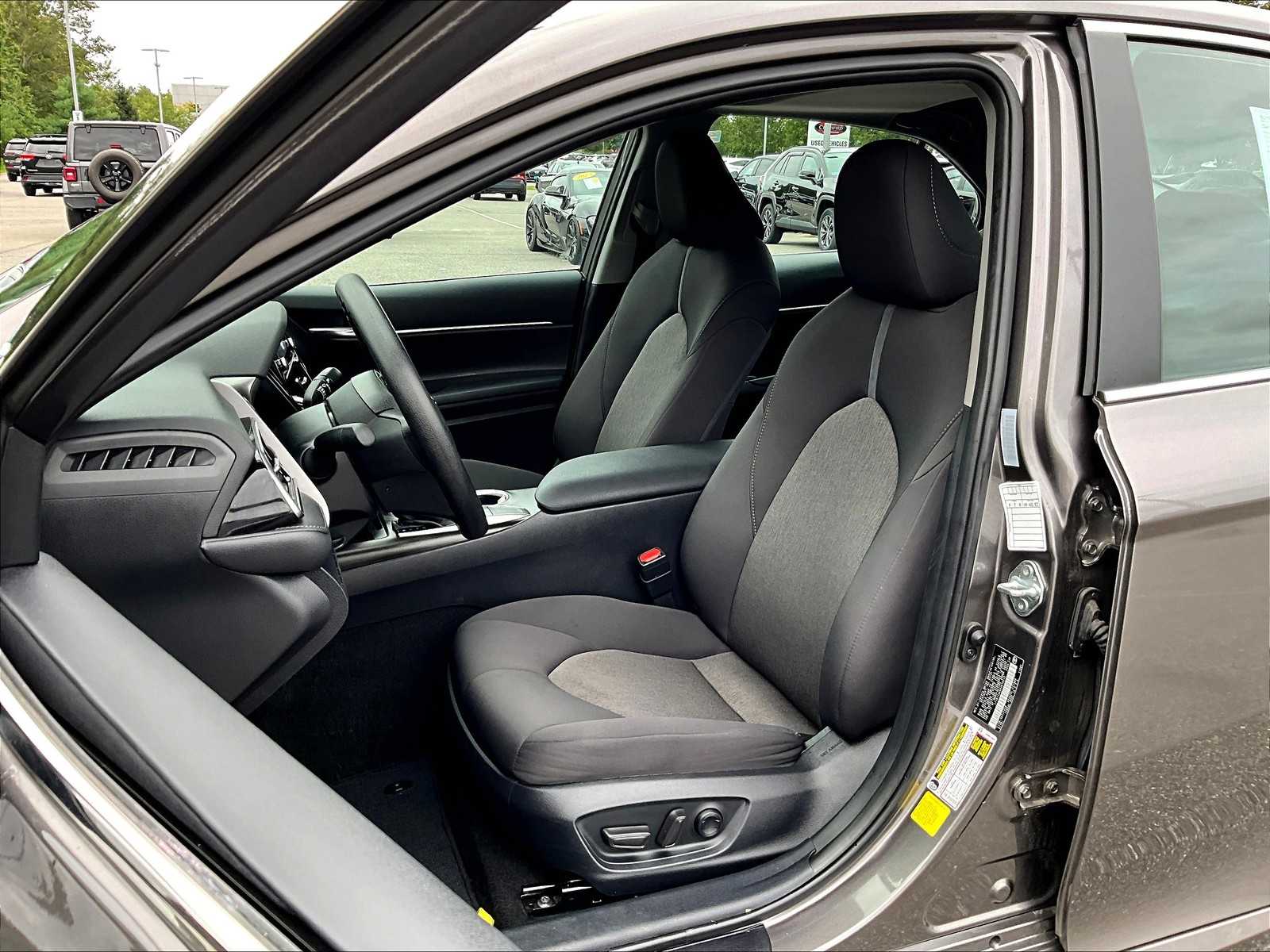 2024 Toyota Camry LE - Photo 10