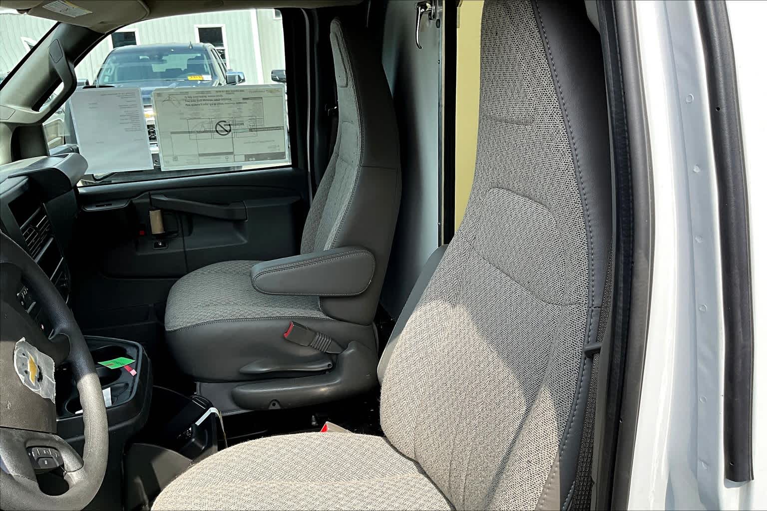 2025 Chevrolet Express  - Photo 11