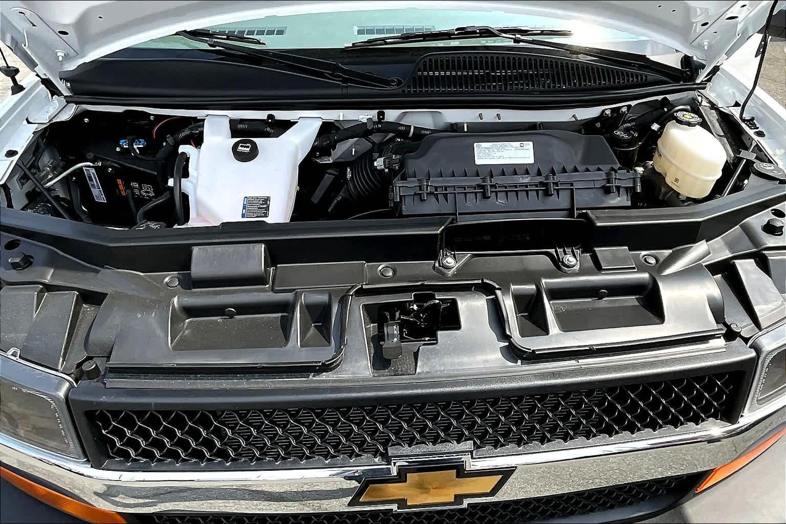 2025 Chevrolet Express  - Photo 16
