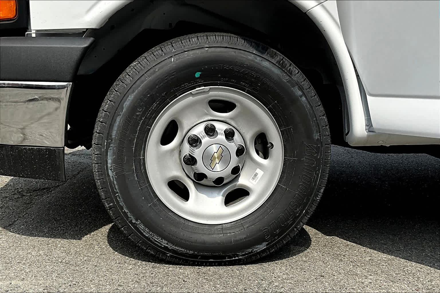 2025 Chevrolet Express  - Photo 8