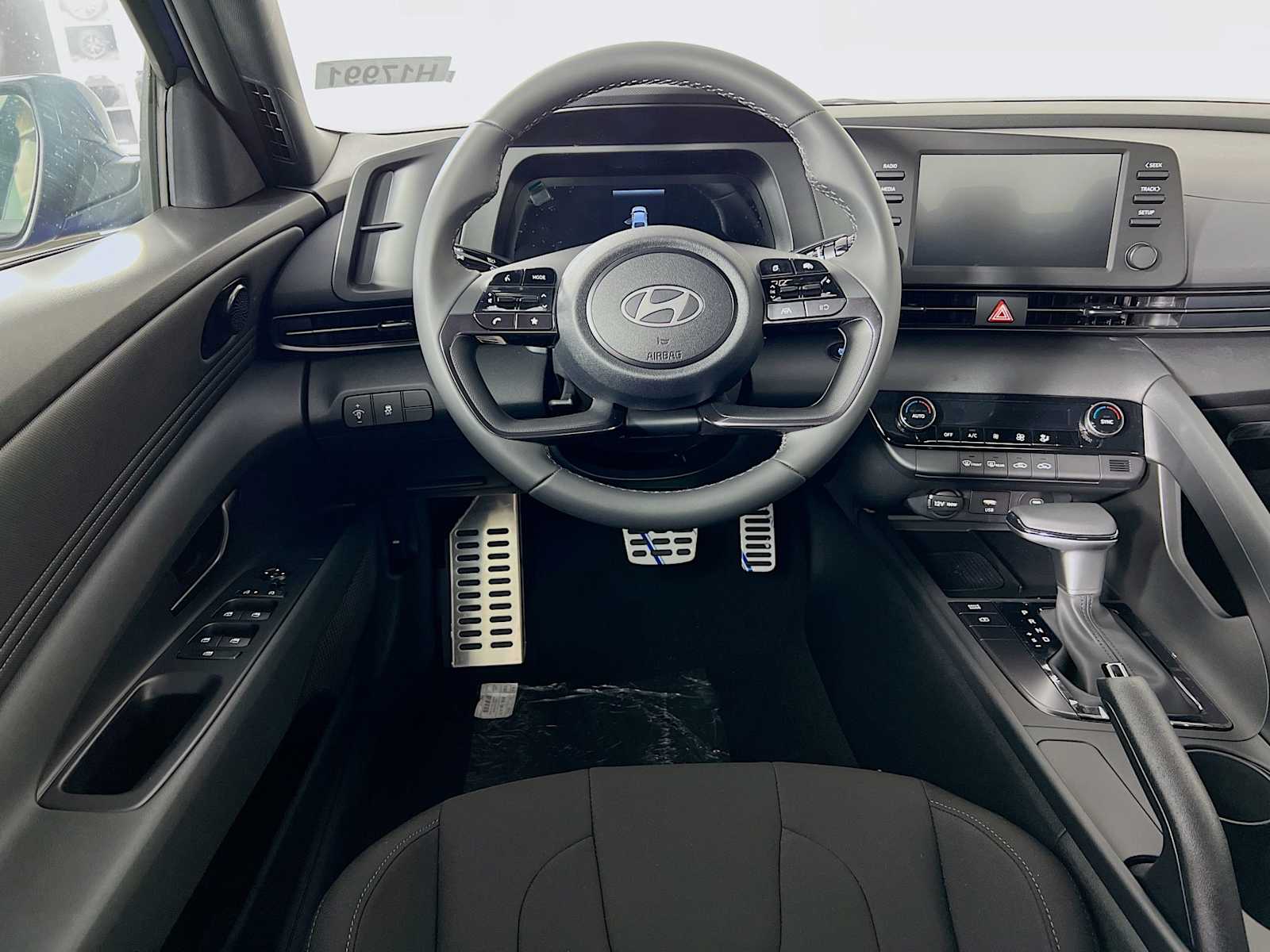 2025 Hyundai Elantra SEL Sport - Photo 28