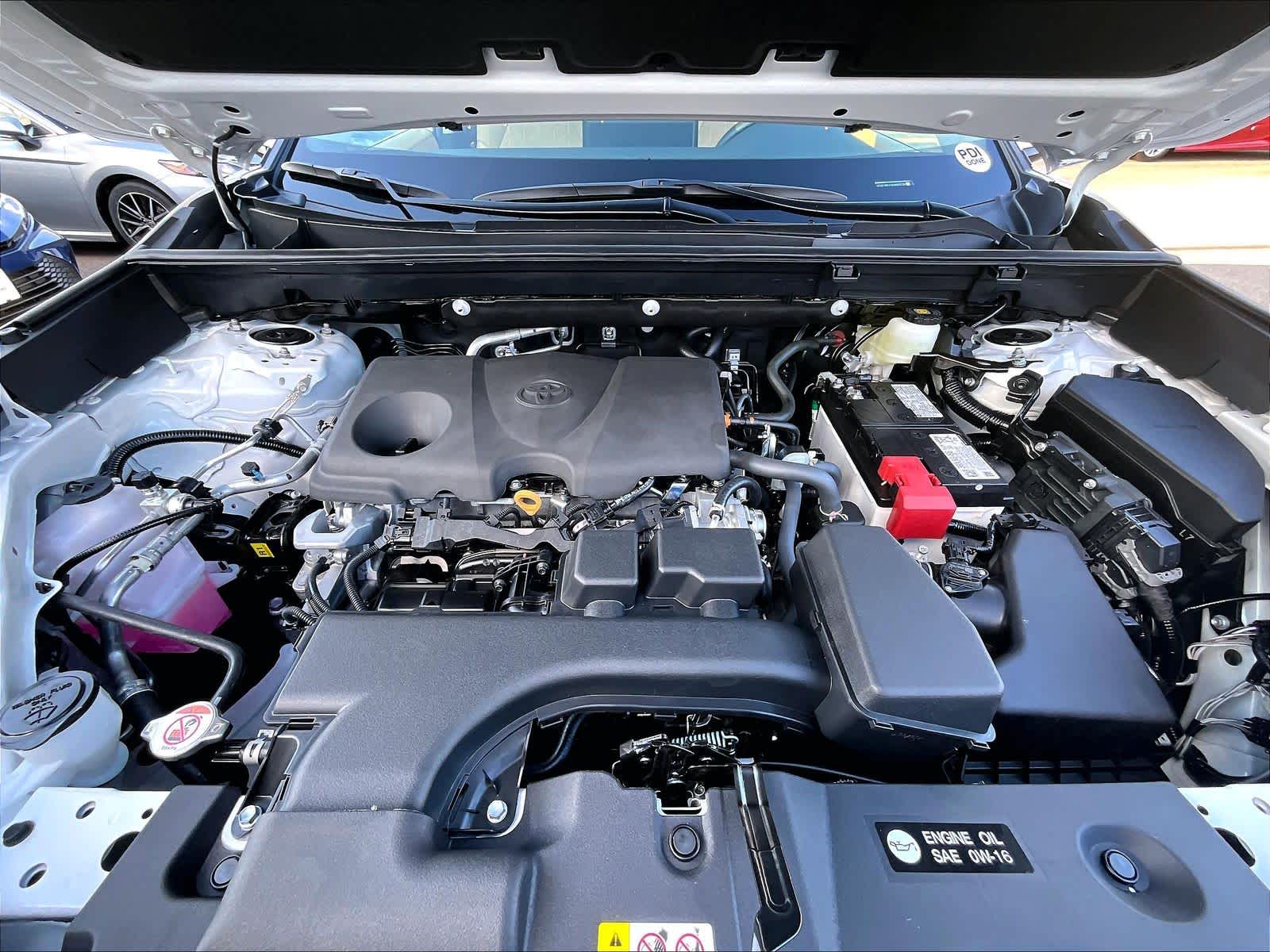 2025 Toyota RAV4 XLE - Photo 16