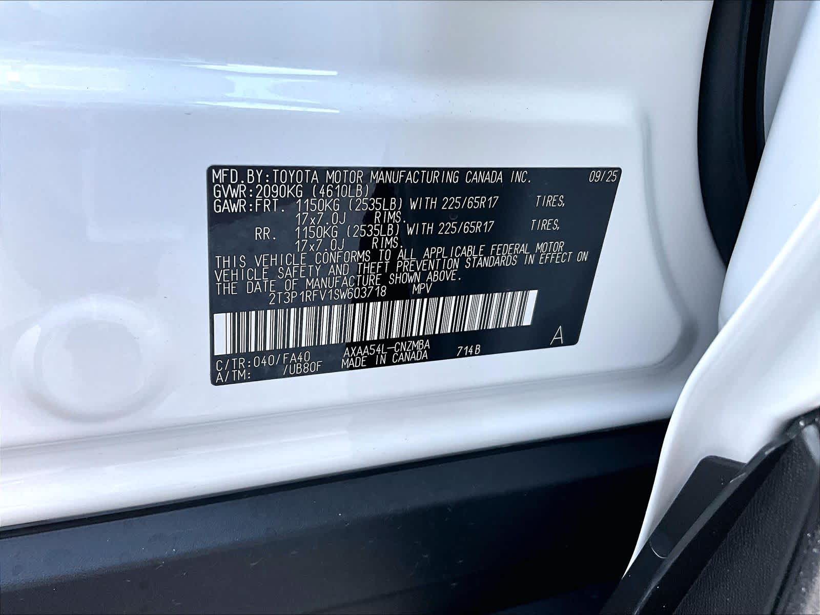 2025 Toyota RAV4 XLE - Photo 17