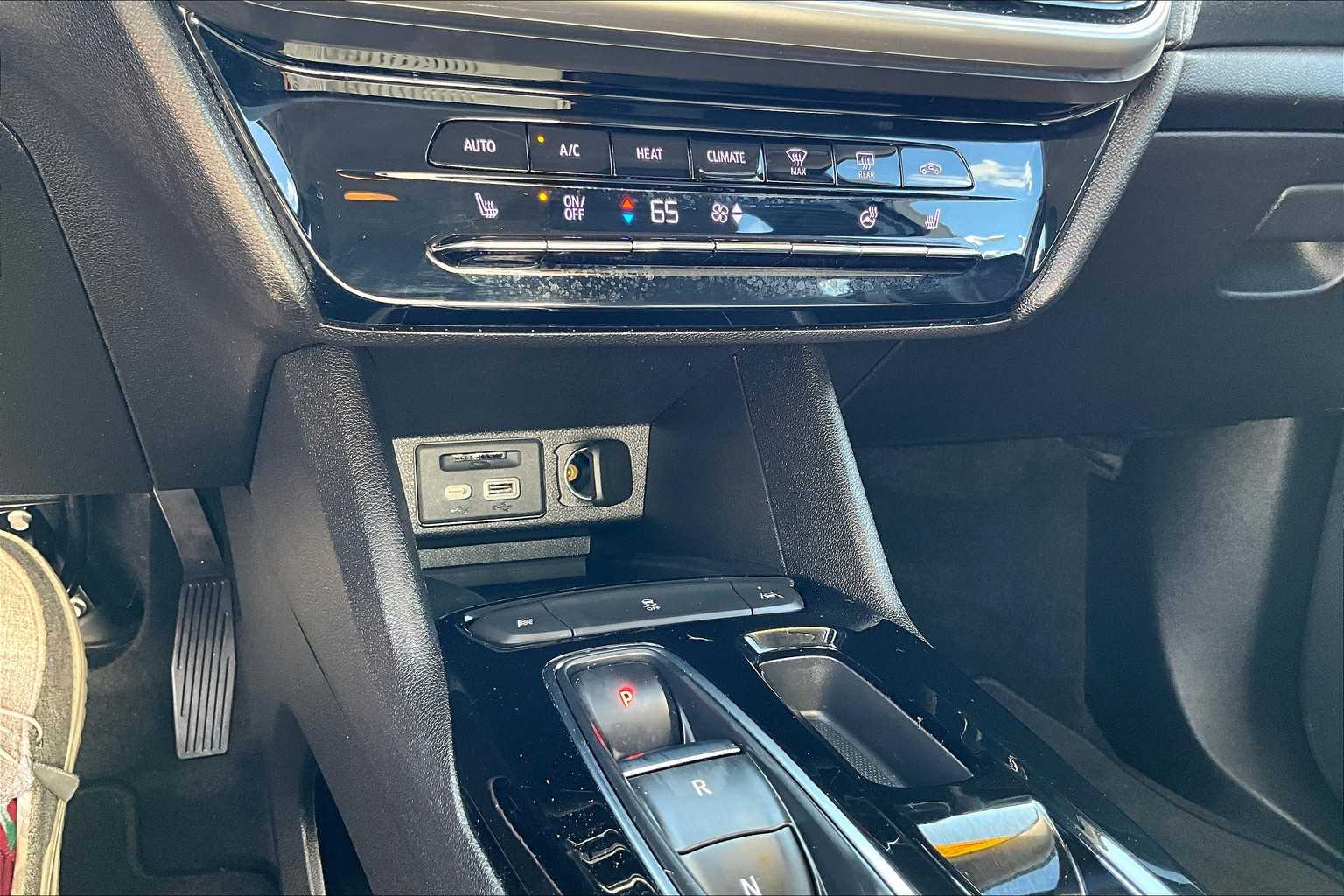 2022 Chevrolet Bolt EUV LT - Photo 25