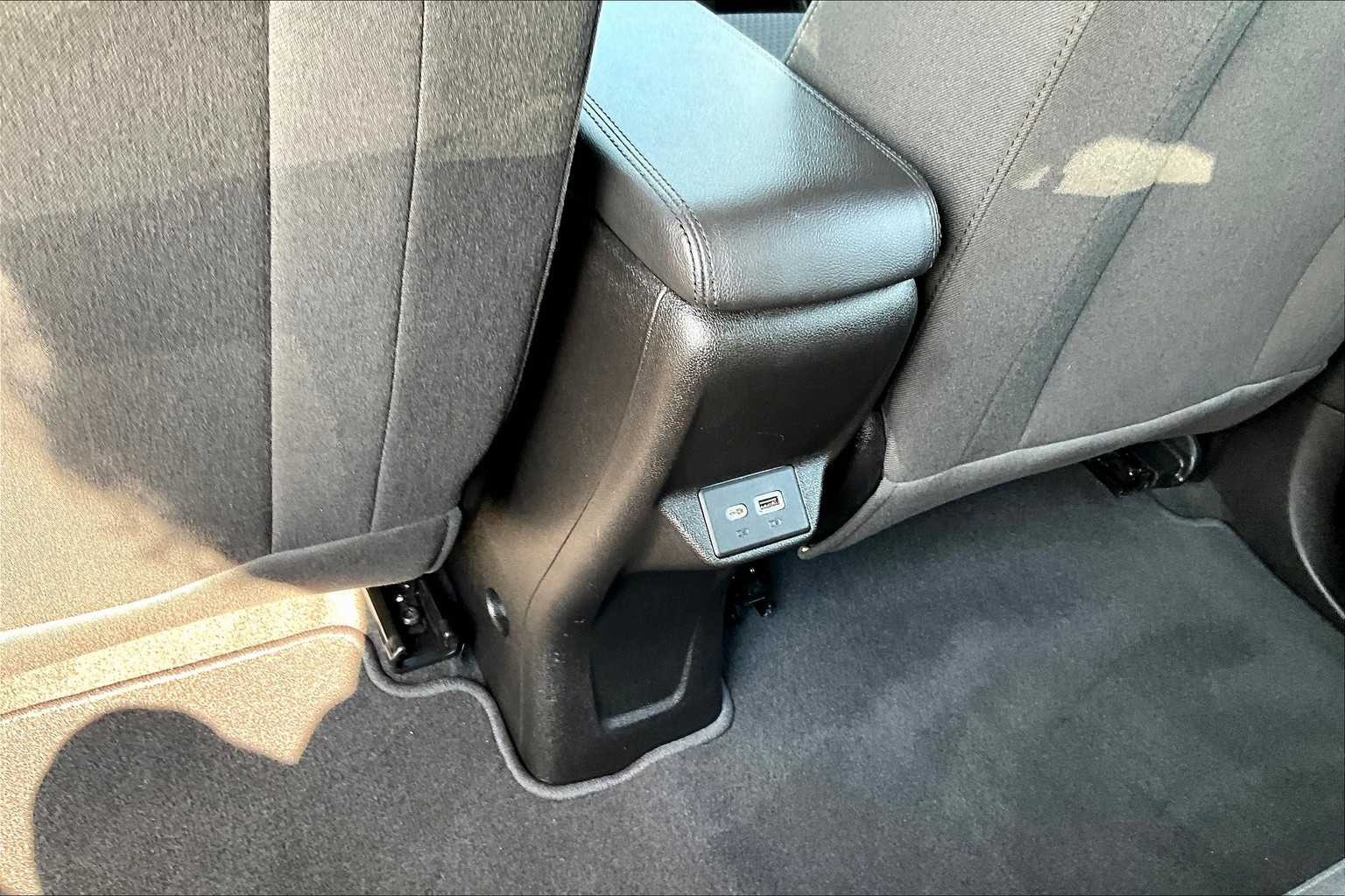 2022 Chevrolet Bolt EUV LT - Photo 27