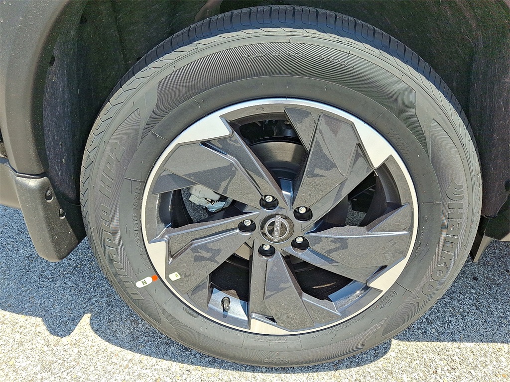 2025 Nissan Rogue SV - Photo 5